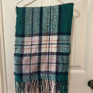 ☑️Plaid Fringe Scarf - Green and White☑️